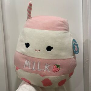 AMELIE STRAWBERRY MILKSHAKE SQUISHMALLOW 24" INCHES
